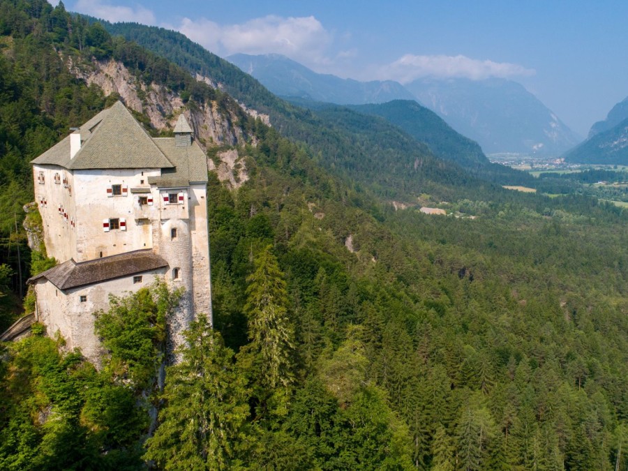 (c) Benedikt von Loebell